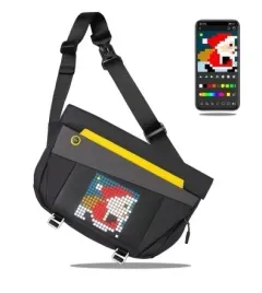 torba-na-ramie-z-wyswietlaczem-led-pixel-art-16x16-usb-ip68-divoom-slingbag