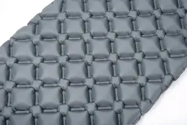 materac-turystyczny-trekkingowy-dmuchany-mata-ultralekki-z-wbudowana-pompka