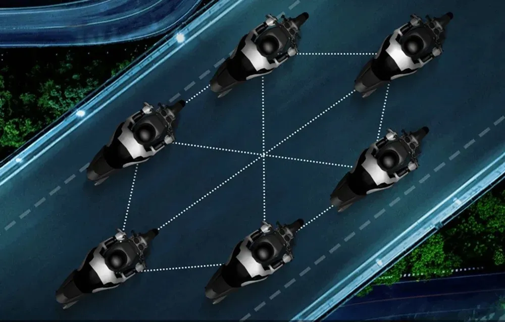 interkom-motocyklowy-ejeas-q8-max-1000m-bluetooth-zestaw-sluchawkowy