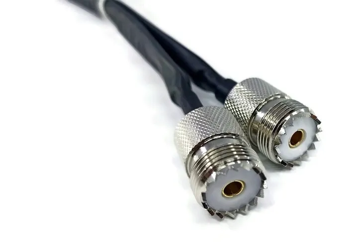 przepust-okienny-gniazda-uhf-50-ohm-do-uc1