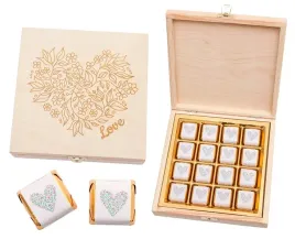 bombonierka-w-drewnie-na-prezent-love