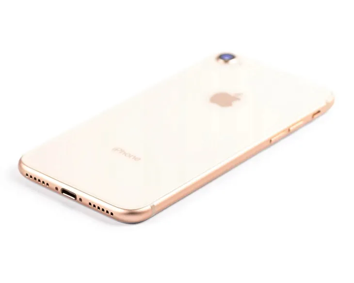 apple-iphone-8-256gb-wybor-kolorow-material-aluminium-szklo