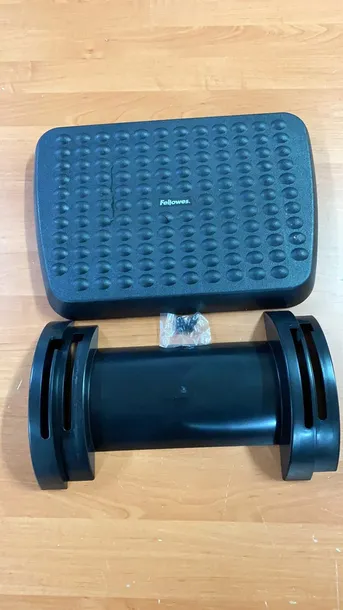 podnozek-regulowany-ergonomiczny-fellowes-48121-70-material-tworzywo-sztuczne