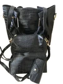 czteroelementowy-zestaw-torebek-szoperka-listonoszka-klucznik-wizytownik-cz