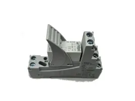 przekaznik-230v-ac-styk-16a-250v-ac-30a-prad-udarowy-na-szyne-din