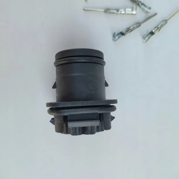 gniazdo-wtyczki-reflektora-daf-producent-czesci-tangde