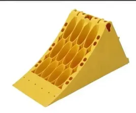 klin-pod-kolo-duzy-plastikowy-zolty-467x198x220-lokhen