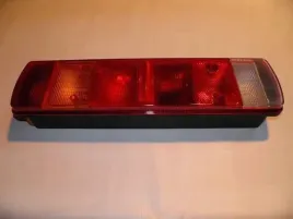 lampa-tylna-scania-4-prawa-gniazdo-bajonet-z-boku
