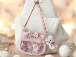 torebka-z-uroczym-breloczkiem-pluszowym-hello-kitty-dziecieca-mlodziezowa