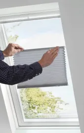 plisa-dachowa-z-przyssawka-szara-59-x-100-cm