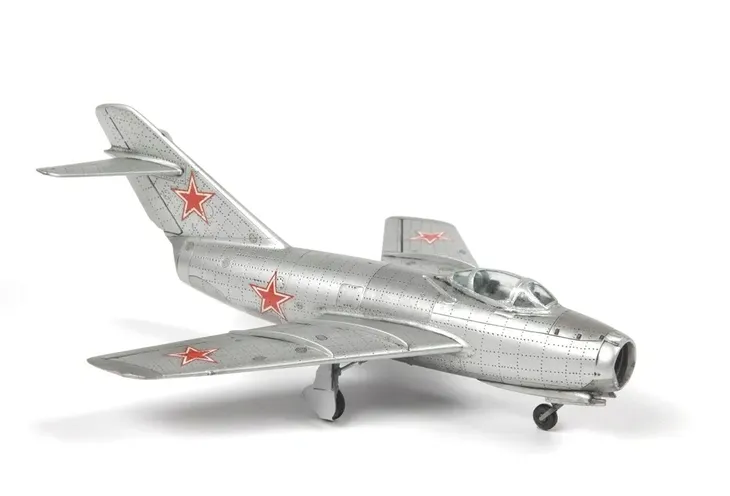 1-72-mig-15-fagot-marka-zvezda-okres-po-ii-wojnie-swiatowej