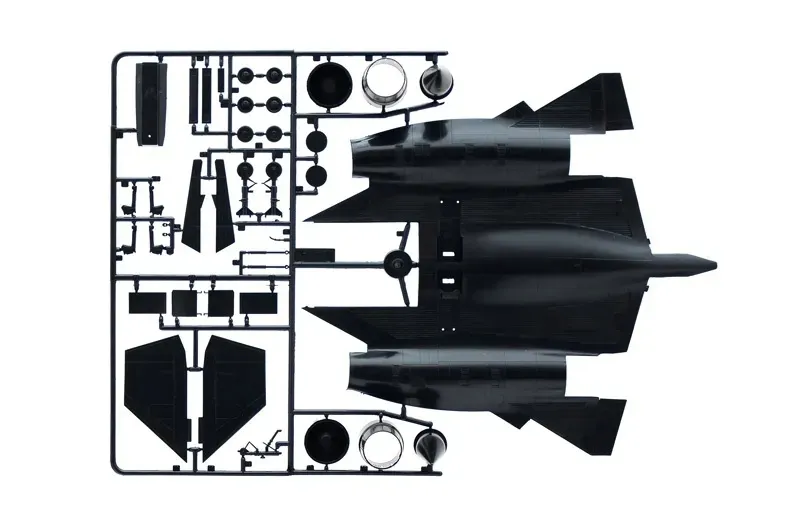 1-72-sr71-blackbird-with-drone-marka-italeri
