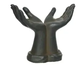 statuetka-figura-dlonie-zlaczone-otwarte-ozdobne
