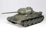 t-34-85-wwii-soviet-medium-tank-1-35-marka-icm