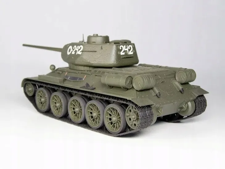 t-34-85-wwii-soviet-medium-tank-1-35-okres-ii-wojna-swiatowa