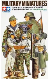 1-35-tamiya-35212-german-soldiers-field-briefing