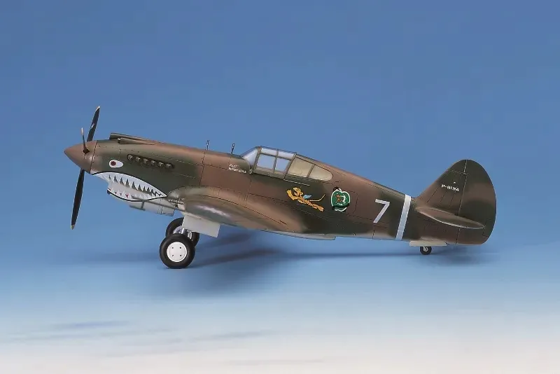 academy-12280-p-40c-tomahawk-1-48-marka-academy