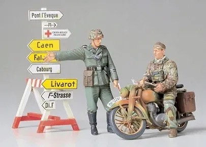 1-35-tamiya-35241-german-motorcycle-orderly-set