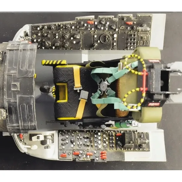 1-12-f-104-g-cockpit-model-f-104g-cockpit