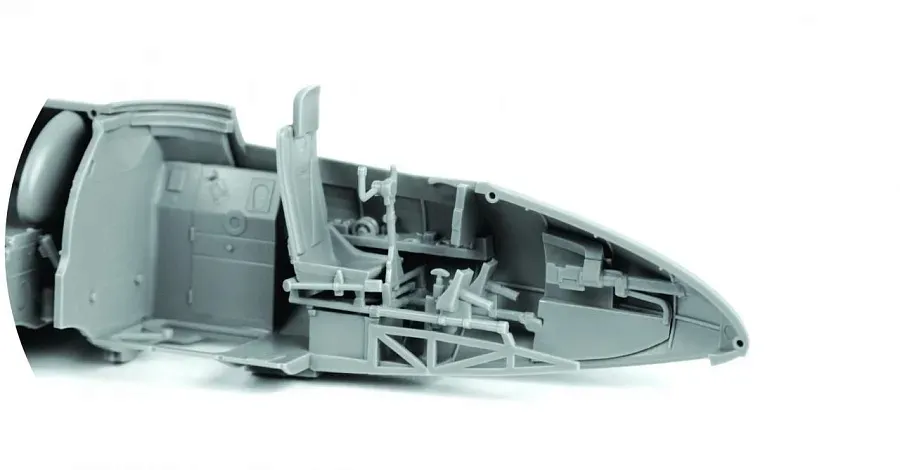 1-48-soviet-dive-bombe-petlyakov-pe-2-marka-zvezda