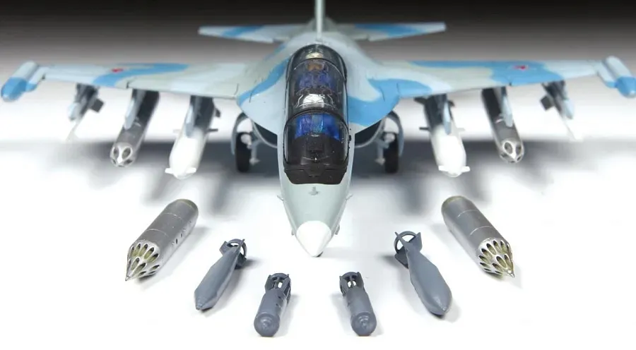 1-72-russian-training-jet-yak-130