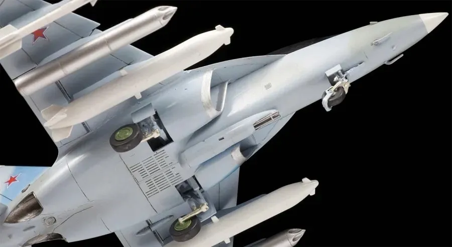 1-72-russian-training-jet-yak-130-marka-zvezda