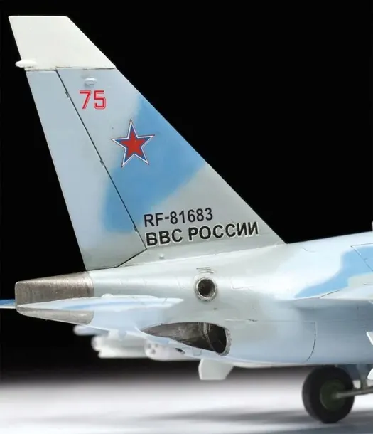 1-72-russian-training-jet-yak-130-stan-nowy-model-yakovlev-yak-130