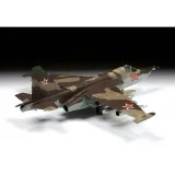 1-48-soviet-attack-aircraft-su-25-frogfoot-model-z4807