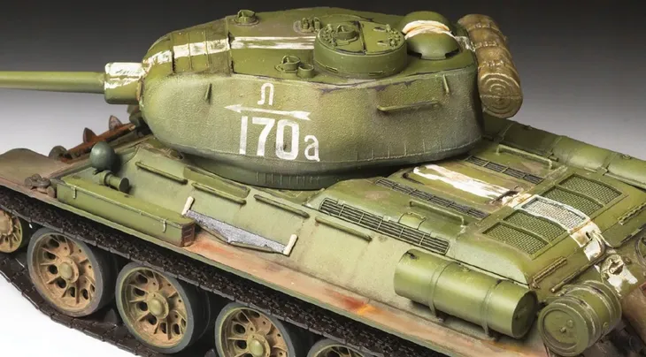 1-35-soviet-medium-tank-t-34-85-marka-zvezda-model-t-34-85-soviet-medium-tank-mod-1944