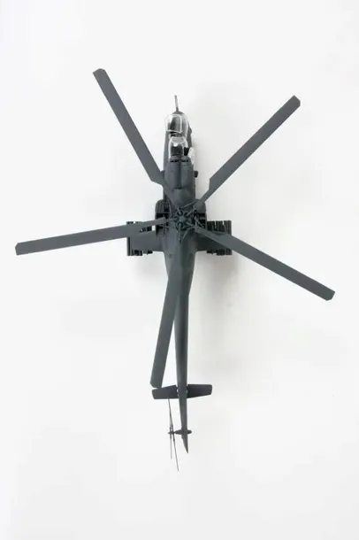 1-72-russian-attack-helikopter-mil-mi-35m-hind-e-marka-zvezda-stan-nowy