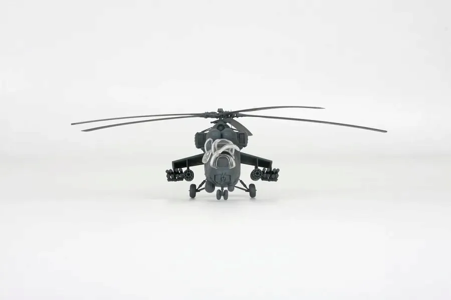 1-72-russian-attack-helikopter-mil-mi-35m-hind-e-marka-zvezda
