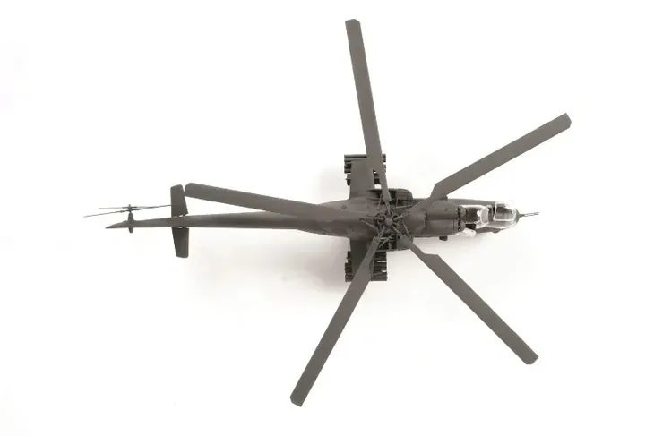 1-72-russian-attack-helikopter-mil-mi-35m-hind-e-marka-zvezda-skala-skala-1-72