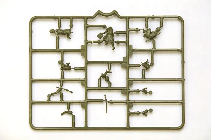 1-72-soviet-82mm-mortar-with-crew-marka-zvezda