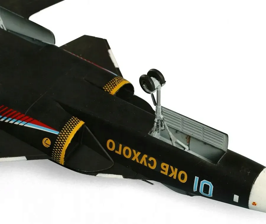 1-72-sukhoi-su-47-berkut