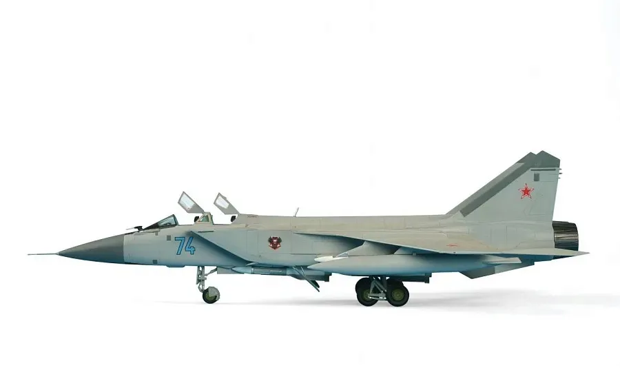 1-72-soviet-interceptor-fighter-mig-31-marka-zvezda