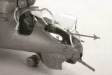 1-72-soviet-attack-helicopter-mil-mi-24-v-vp-hind-marka-zvezda-model-z7293