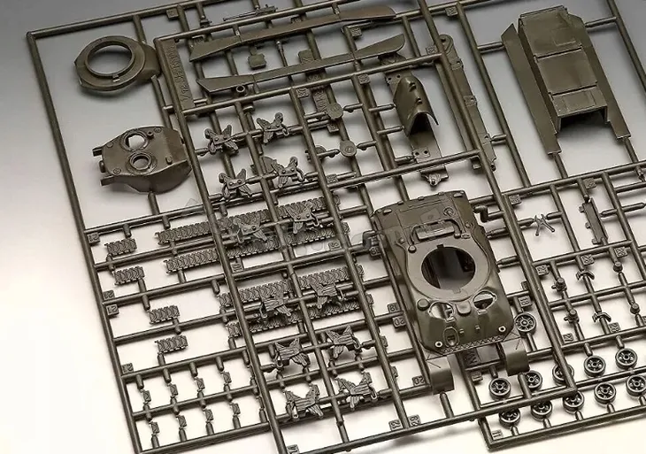 revell-03290-sherman-m4a1-1-72-okres-ii-wojna-swiatowa