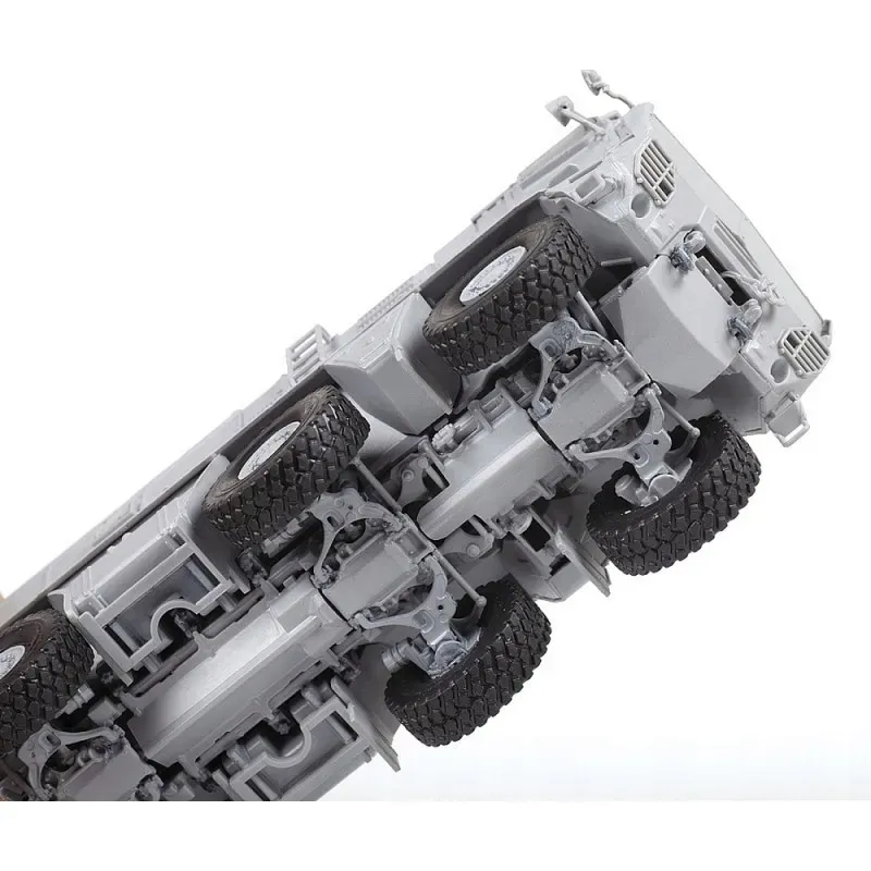 1-72-typhoon-k-russian-armoured-vehicle-marka-zvezda