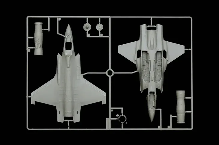 1-72-f-35-lightning-ii-marka-italeri-stan-nowy