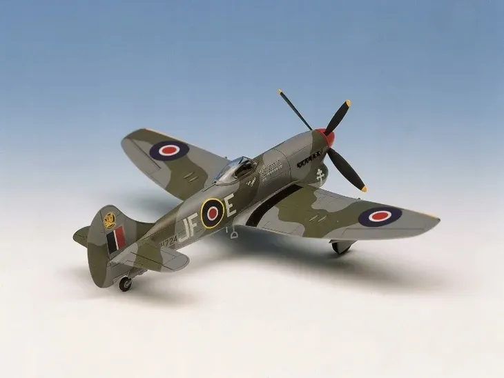 academy-12466-hawker-tempest-v-1-72-okres-ii-wojna-swiatowa