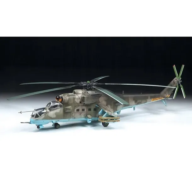 1-48-russian-attack-helicopter-mil-mi-35m-hind-e-model-4813