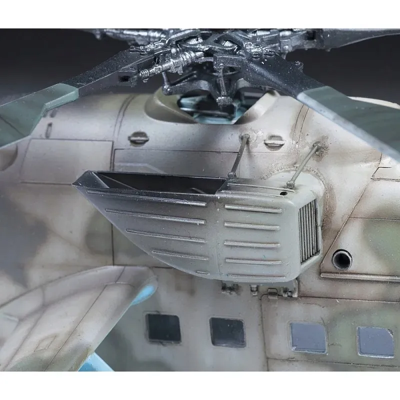 1-48-russian-attack-helicopter-mil-mi-35m-hind-e