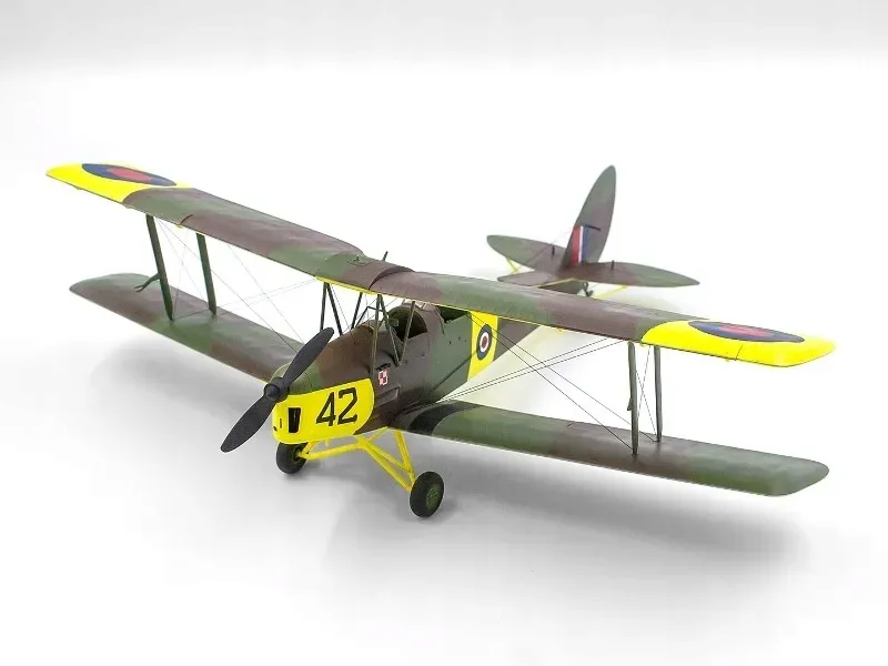 dh-82a-tiger-moth-british-training-aircraft-1-32