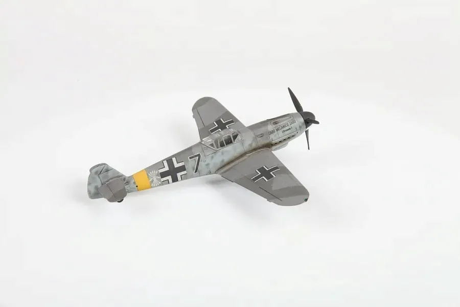 1-72-messerschmitt-b-109-f2-marka-zvezda