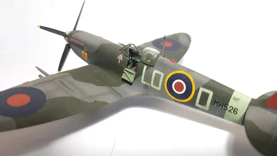 1-72-spitfire-mk-ix-marka-italeri