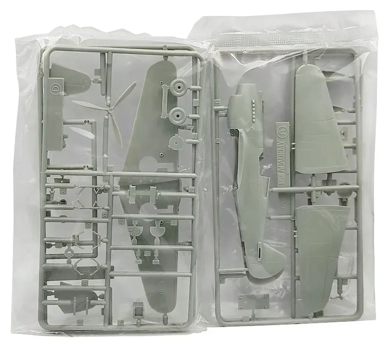 academy-12456-p-40b-1-72-marka-academy