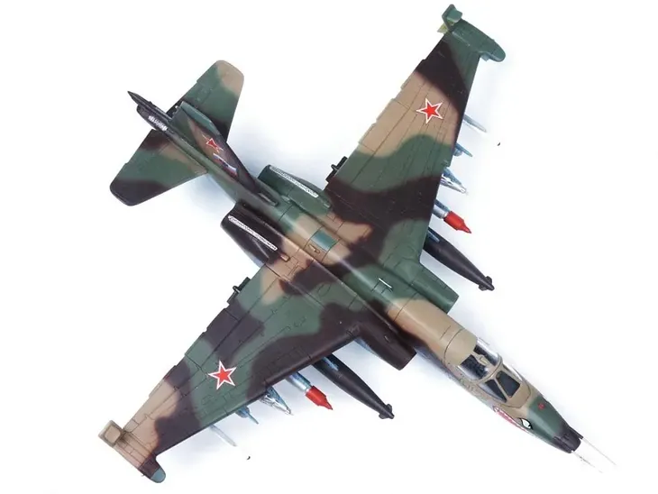 1-72-soviet-attack-aircraft-su-25-frogfoot-stan-nowy