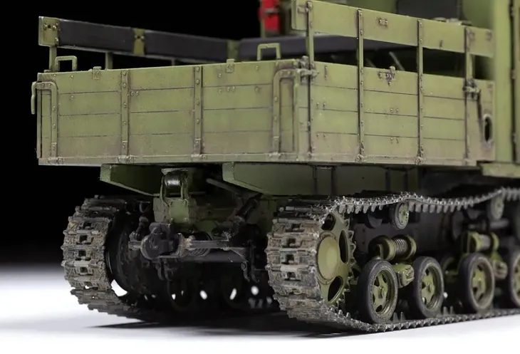 1-35-soviet-artillery-tractor-stz-5-stan-opakowania-oryginalne