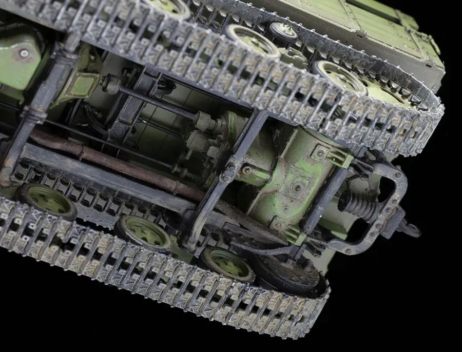 1-35-soviet-artillery-tractor-stz-5