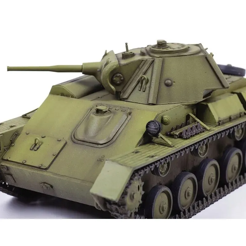 1-35-soviet-light-tank-t-70b